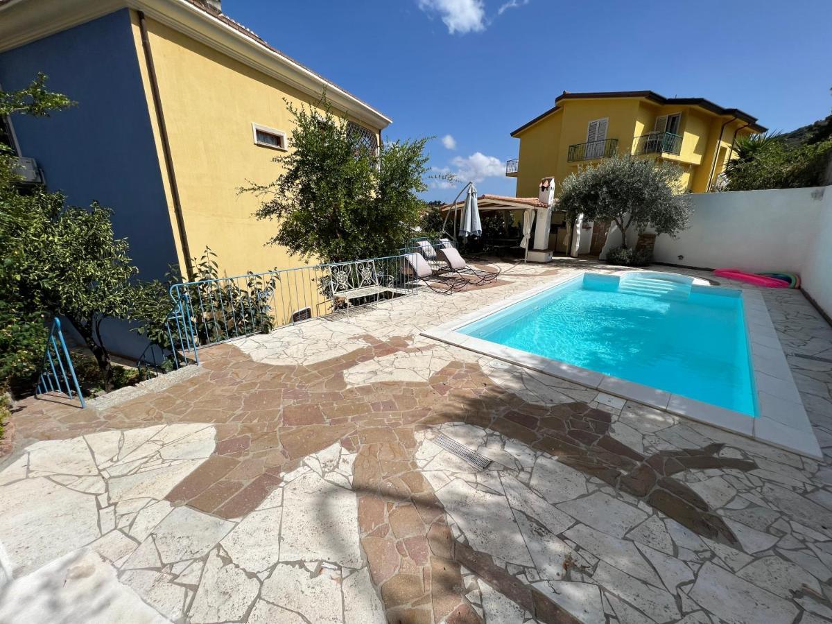B&B Rita And Family Loceri Εξωτερικό φωτογραφία